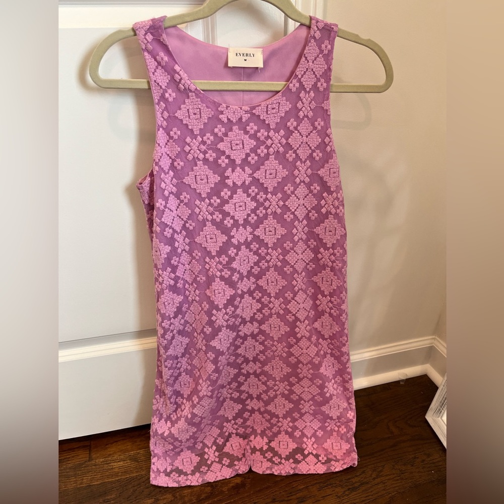 LACE DRESS | Light purple lace dress